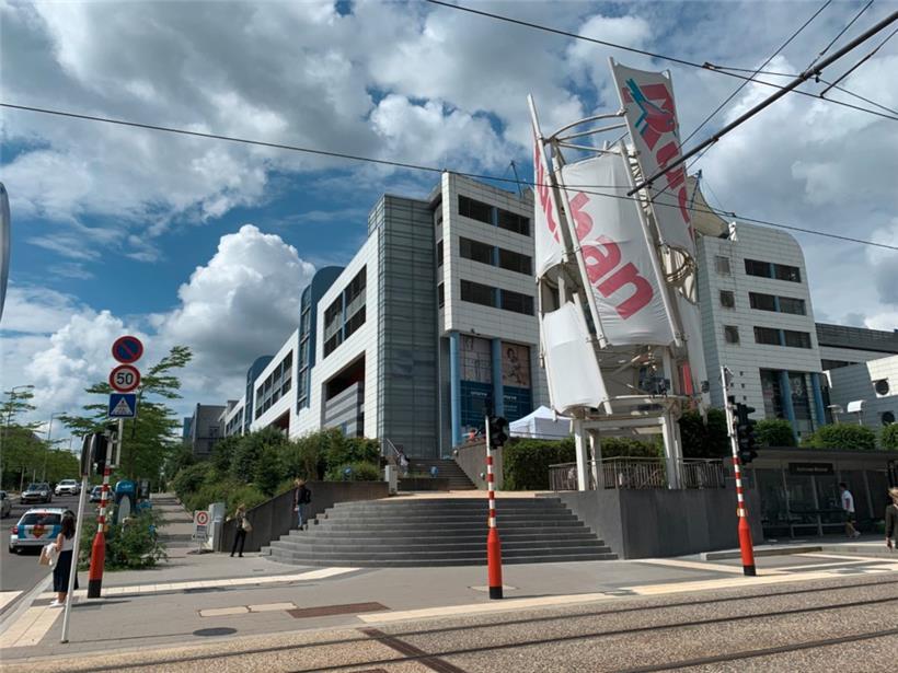 Auchan ruft Quatre-Quarts-Kuchen zurück: Verletzungsgefahr durch Metallpartikel 