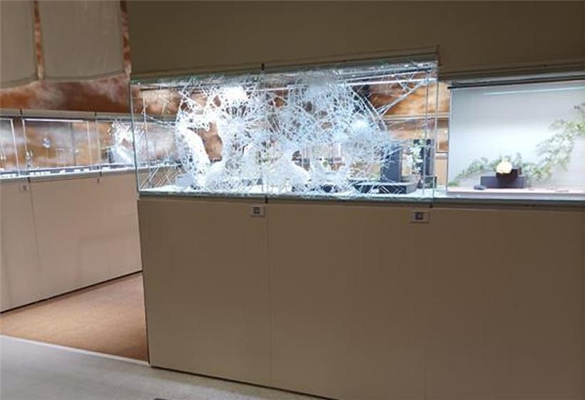 Dreister Überfall auf internationale Kunstmesse in Maastricht – mitten im Betrieb 