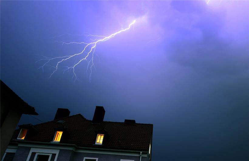 Warnstufe gelb: Meteolux warnt vor Gewittern in Luxemburg am Freitagabend 