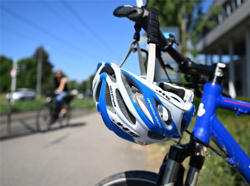 Radfahrer nach Unfall bei Simmerfarm schwer verletzt 