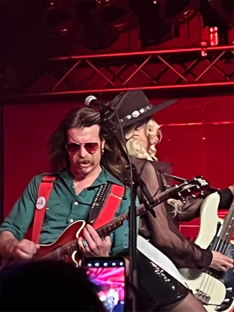 Survivants hédonistes: les Eagles of Death Metal à l’Atelier 