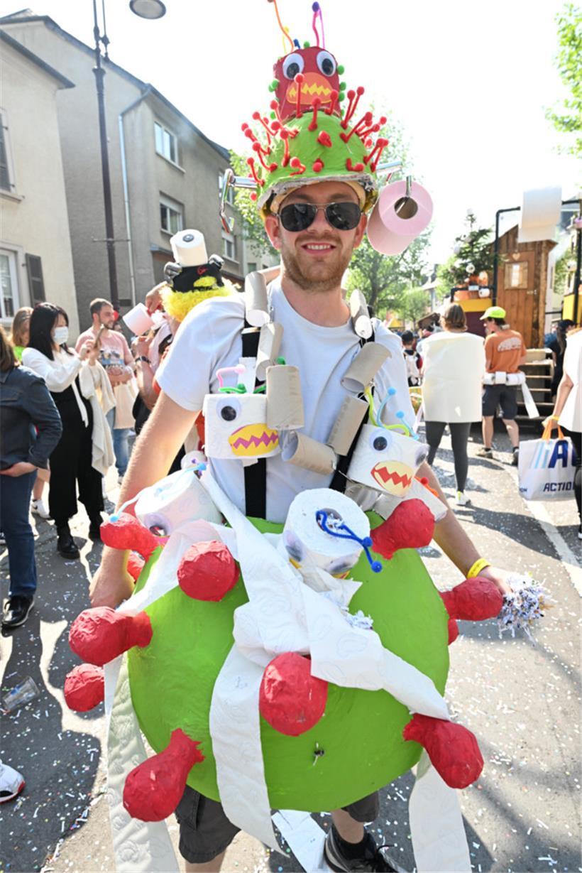 Die Narren sind los: Kavalkade lockt tausende Besucher nach Diekirch 