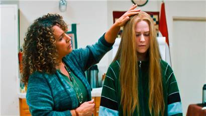 Ein Trickbetrüger-Trio aus Los Angeles: „Kajillionaire“ von Miranda July