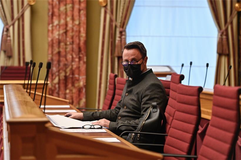 Uni-Entscheidung: Bettel darf sein Diplom behalten – Premier bittet dennoch um Aberkennung 