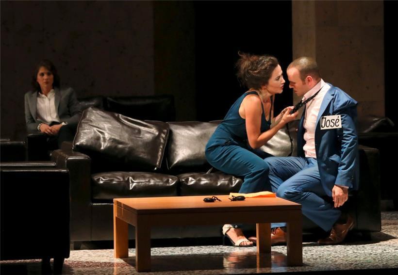 Anspruchsvolle Gastspiele: Saarländisches Staatsorchester im CAPE und Dmitri Tscherniakows Carmen-Inszenierung im Grand Théâtre 