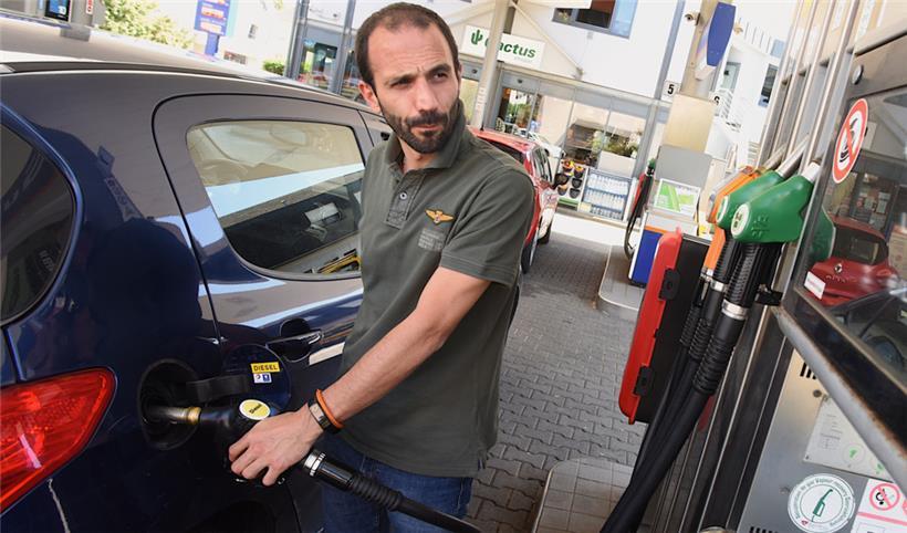 Spritpreise: Benzin wird ab Mitternacht teurer, Diesel wird billiger 