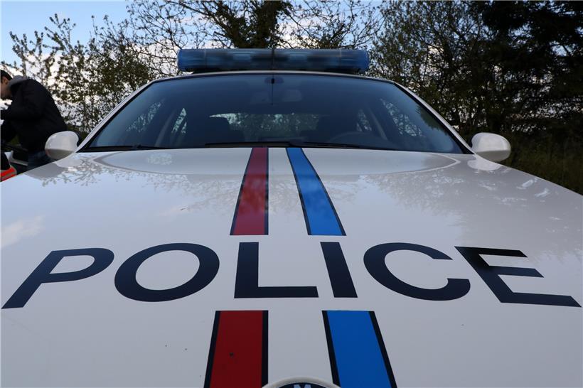 Polizei nimmt Verdächtige nach Einbruch in Howald fest 