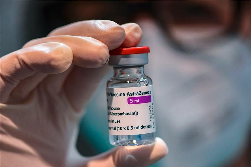 AstraZeneca schraubt Lieferungen an EU weiter herunter 