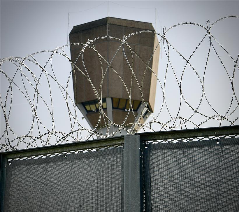 Gewalt in Gefängnissen leicht rückgängig – neues Programm zur Gewaltprävention in Arbeit 