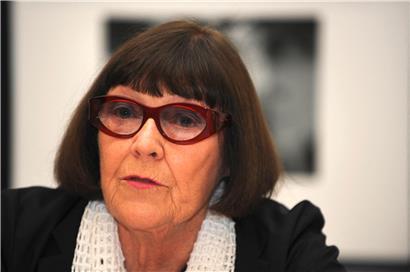 „Mrs. Newton“ – Fotografin Alice Springs gestorben