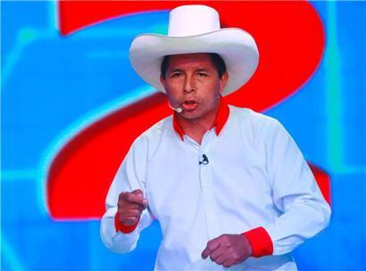 Présidentielle au Pérou: le novice Pedro Castillo au second tour