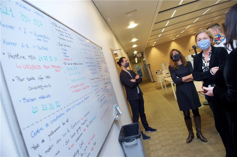 Infektionszahlen entspannen sich während Ferien leicht – aber mehr schwere Verläufe bei Jüngeren 