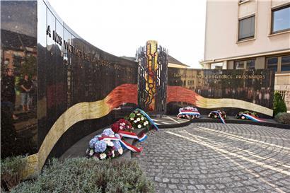 Umzug eines Monuments, ein Klavier aus Stein und der Masterplan