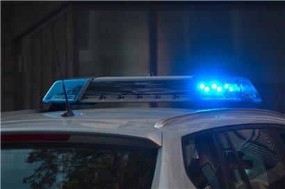 Vier Männer greifen Person an – zwei der Täter gestellt