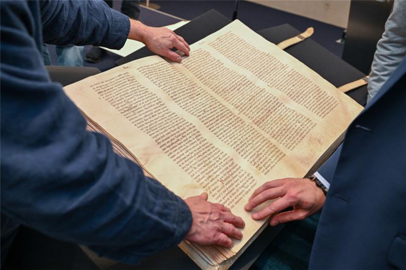 Das Kulturbudget 2026 wurde vorgestellt, die Riesenbibel ist online – und im Luxembourg City Museum „leeft et“ 