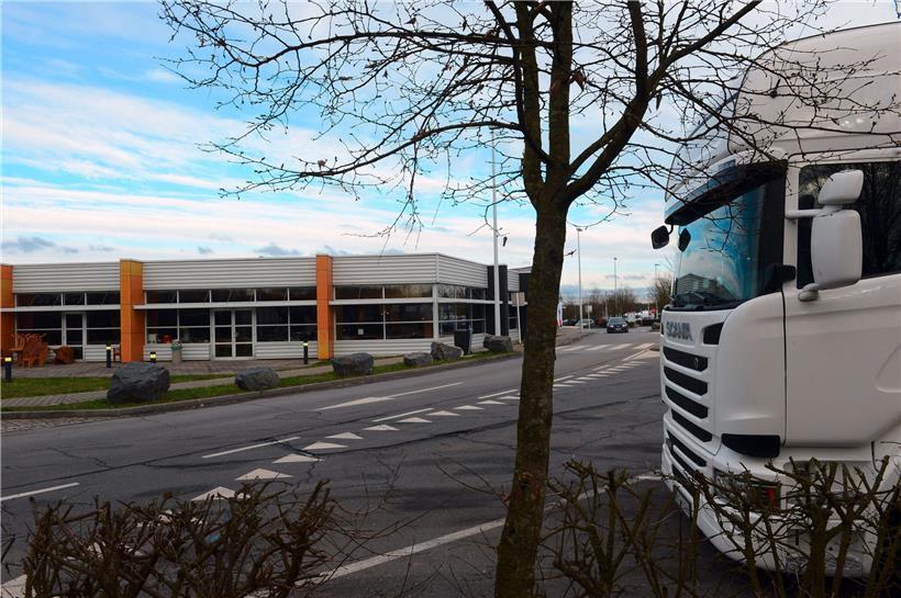 Polizei entdeckt elf Flüchtlinge in Lkw-Anhänger 