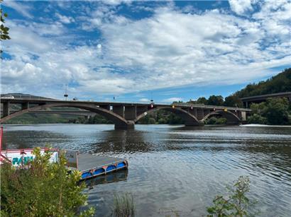 Warum der Kapitän die Kollision mit den Moselbrücken bei Trier bemerkt haben muss