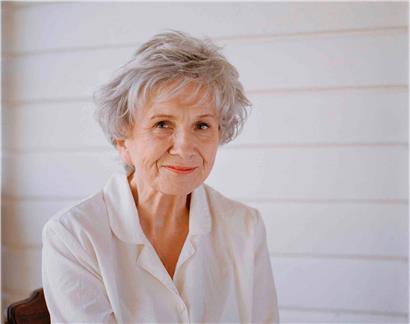 „Heilige der Literatur“: Kanadische Nobelpreisträgerin Munro wird 90