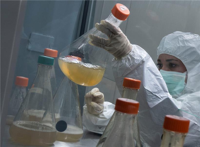 Blick in die Glaskugel: Wie kann die Zukunft von Corona aussehen? 