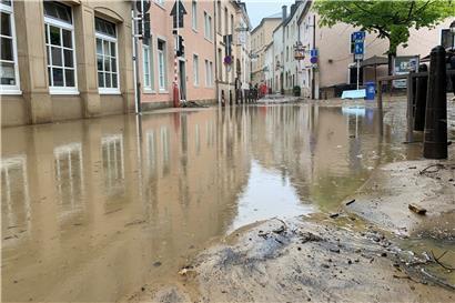 Fotos zeigen Überschwemmung im Grund