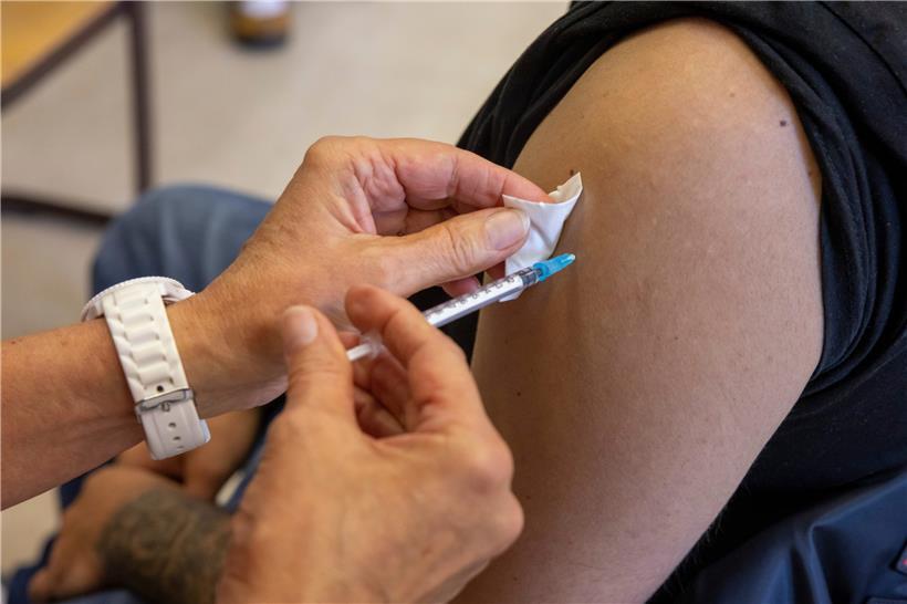 Erst der Piks, dann die Party: Beim Impfen müssen alle Verantwortung tragen – auch die Jugend 