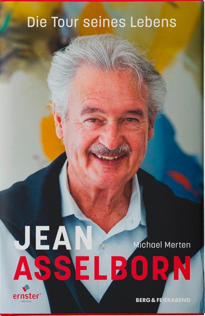 Journalist Michael Merten nähert sich Luxemburgs Ex-Außenminister Jean Asselborn persönlich an 