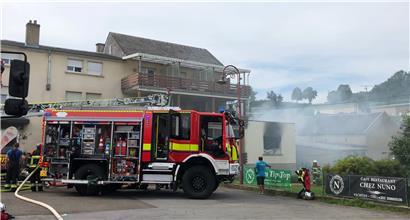 Wirtshaus in Vichten geht in Flammen auf – Großeinsatz mit mehr als 60 Feuerwehrleuten