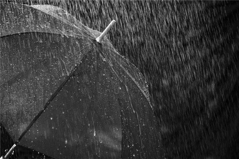 Warnung fürs ganze Wochenende: Gewitter, starker Regen und Hagel möglich 