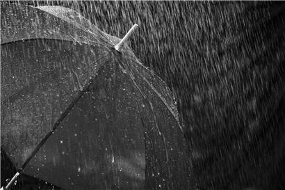 Warnung fürs ganze Wochenende: Gewitter, starker Regen und Hagel möglich