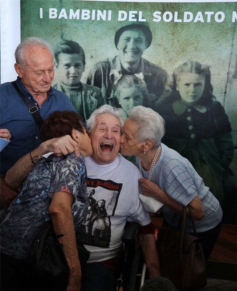 US-Weltkriegsveteran trifft drei Italiener nach 77 Jahren in Bologna  