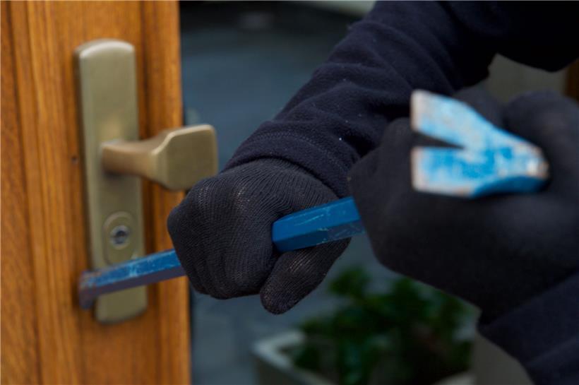 Einbruch in Schulgebäude: Täter schlägt Hausmeister nieder 