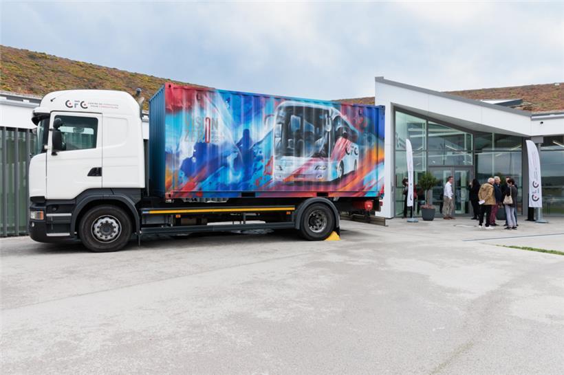 Neues Ausbildungsgebäude eingeweiht: Hier lernt man Lastwagen fahren 