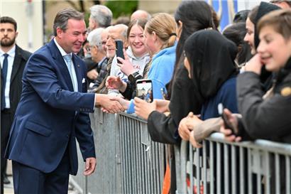 Le Luxembourg change de Chef d’Etat: Réflexions concernant la succession au trône