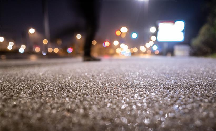 Glatteisgefahr: Staatlicher Wetterdienst gibt Warnung raus 