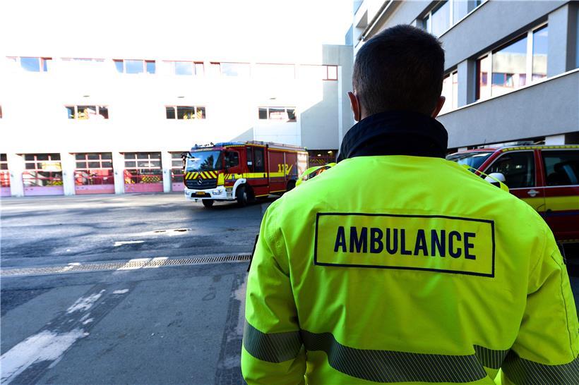 Drei Personen werden bei Montagearbeiten schwer verletzt 