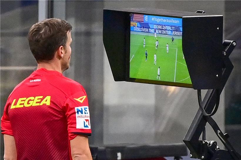 Falsche VAR-heiten im Fußball 