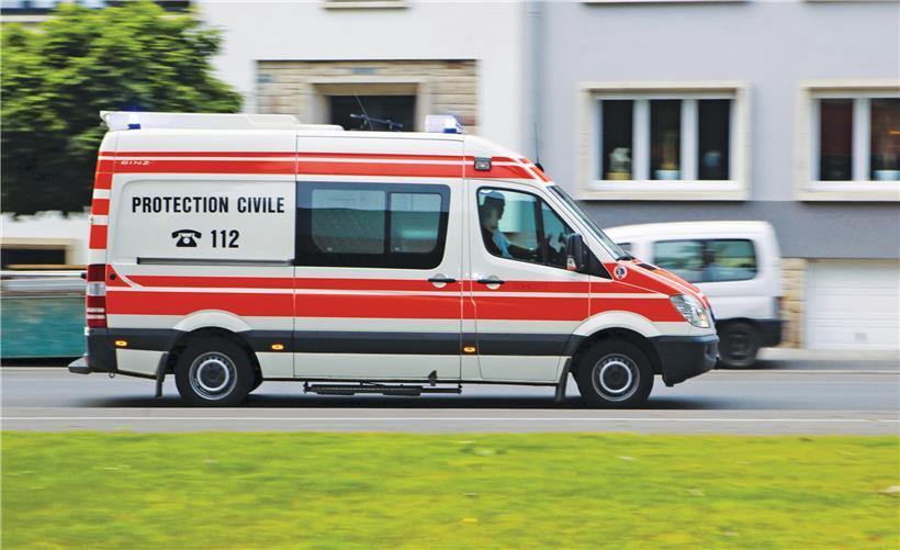 Fahrer verletzt sich im Gesicht bei Autounfall in Oberwampach 