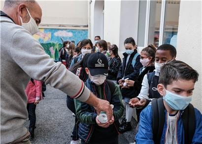 Bildungsministerium will mobile Testeinheiten an die Schulen entsenden