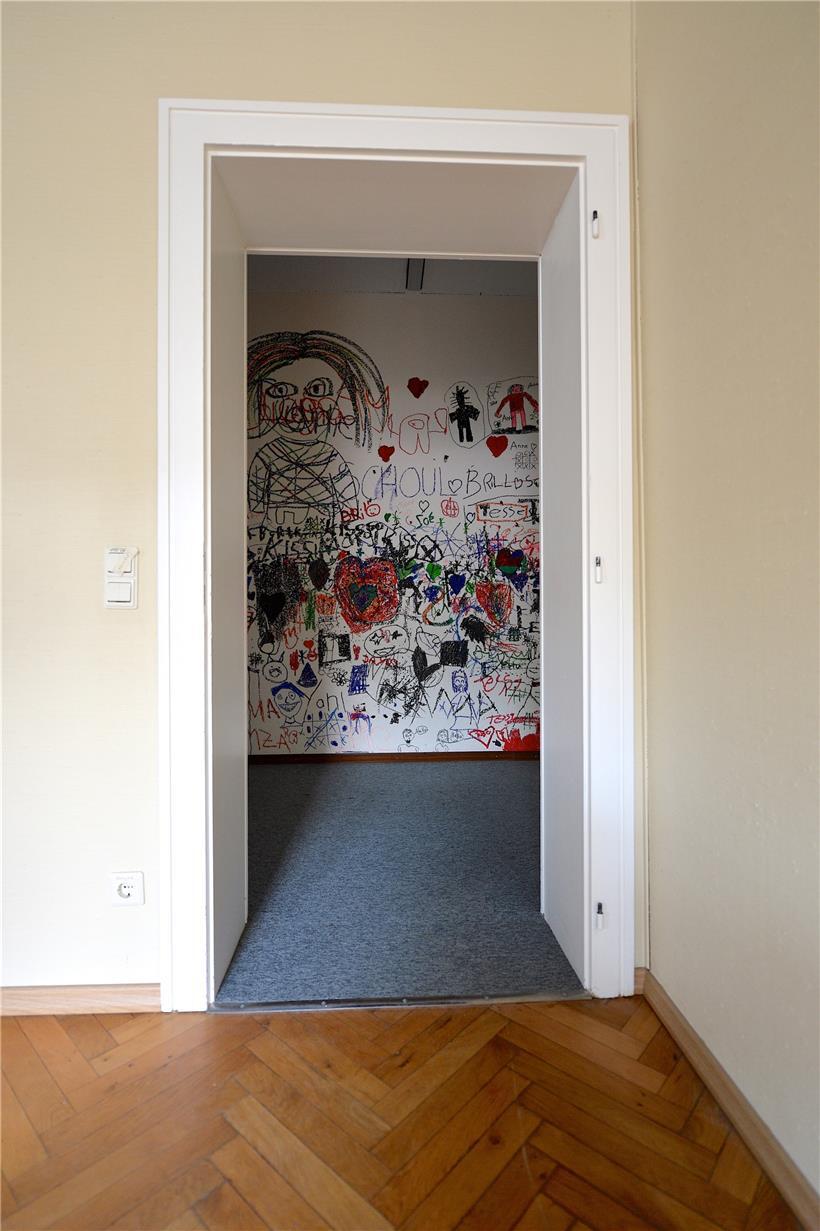 Erste Einblicke ins Escher „Bâtiment IV“, wo Cueva an seinem bisher größten Projekt mit 106 Künstlern arbeitet 