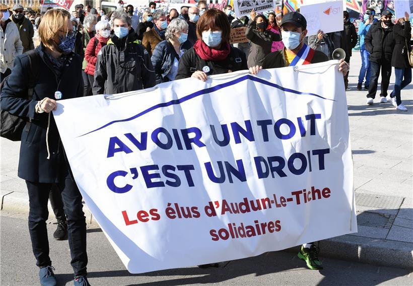 Für das Recht auf Wohnen – und gegen die „Reformkosmetik“: 1.000 Menschen demonstrieren in Luxemburg 