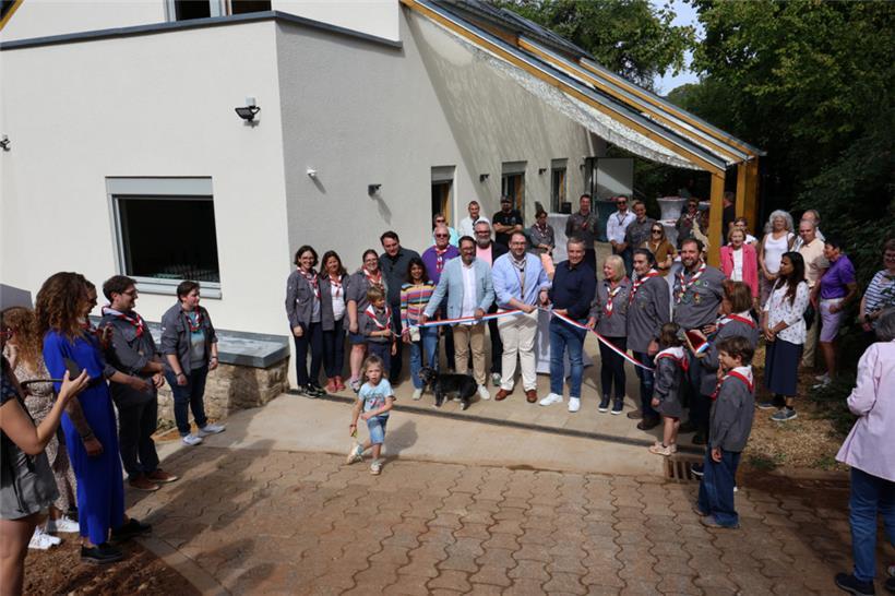 „Diables Rouges“ weihen neues Scout-Chalet ein 