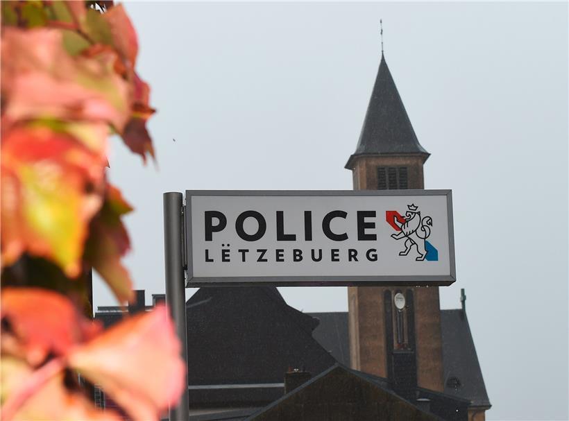 Mutmaßlicher Dealer versteckt bei Kontrolle Drogen im Mund und schluckt sie herunter 