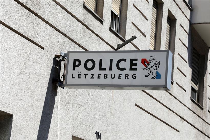 Mann stürzt während Reinigungsarbeiten 3,5 Meter in die Tiefe 