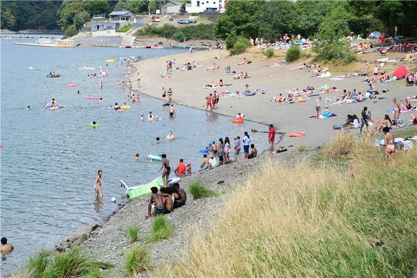 Polizei verteilt am Stausee 90 Knöllchen 