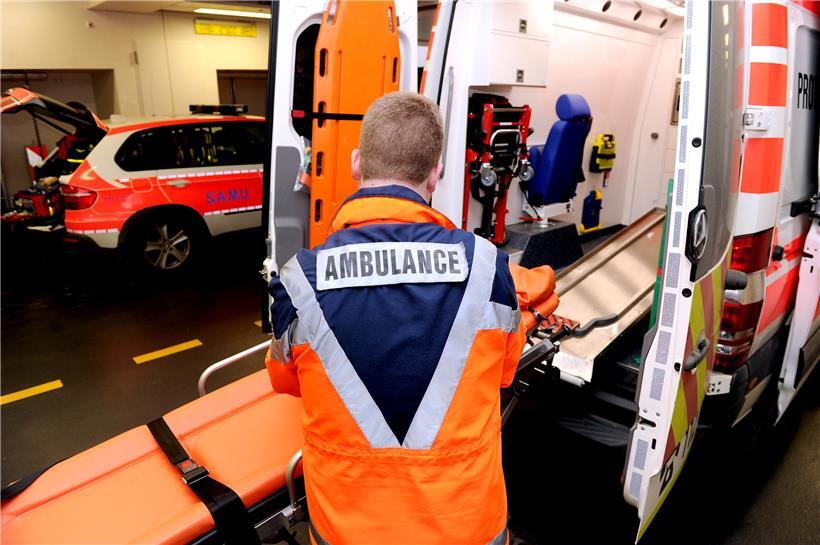 Passanten finden Mann mit Stichverletzung in der Fußgängerzone 