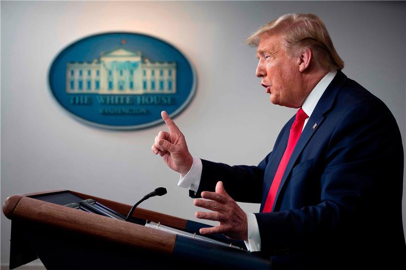 Zwang gegen GM: Trump verspricht Produktion vieler Beatmungsgeräte 