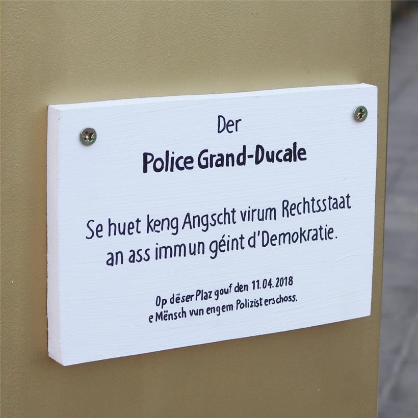 Who watches the watchmen: Wieso die Aktionskunst von Richtung22 gerade heute wichtig ist  