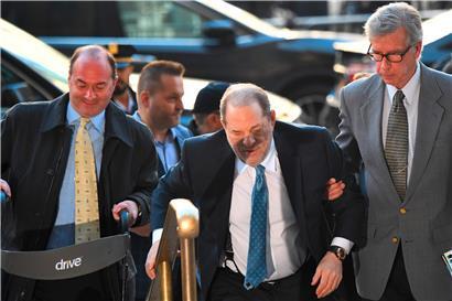 MeToo-Meilenstein: Geschworene sprechen Weinstein der Vergewaltigung schuldig