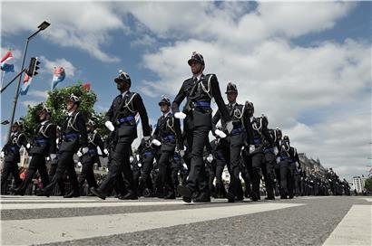 Freundliche Rivalitäten zwischen Gendarmen und Polizisten 