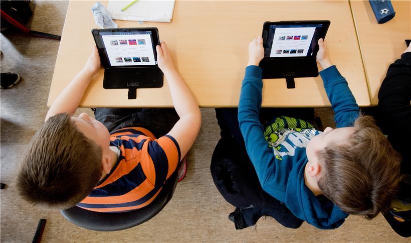 Ungenügend für Schüler und Regierung bei digitalen Schlüsselkompetenzen des 21. Jahrhunderts 
